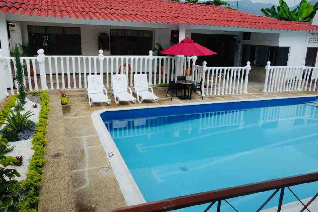 Hotel Maceo Melgar Bagian luar foto