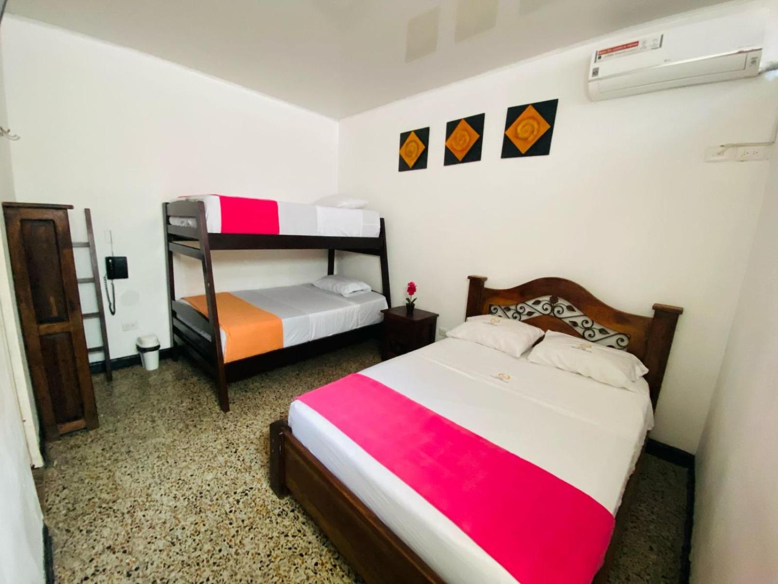 Hotel Maceo Melgar Bagian luar foto