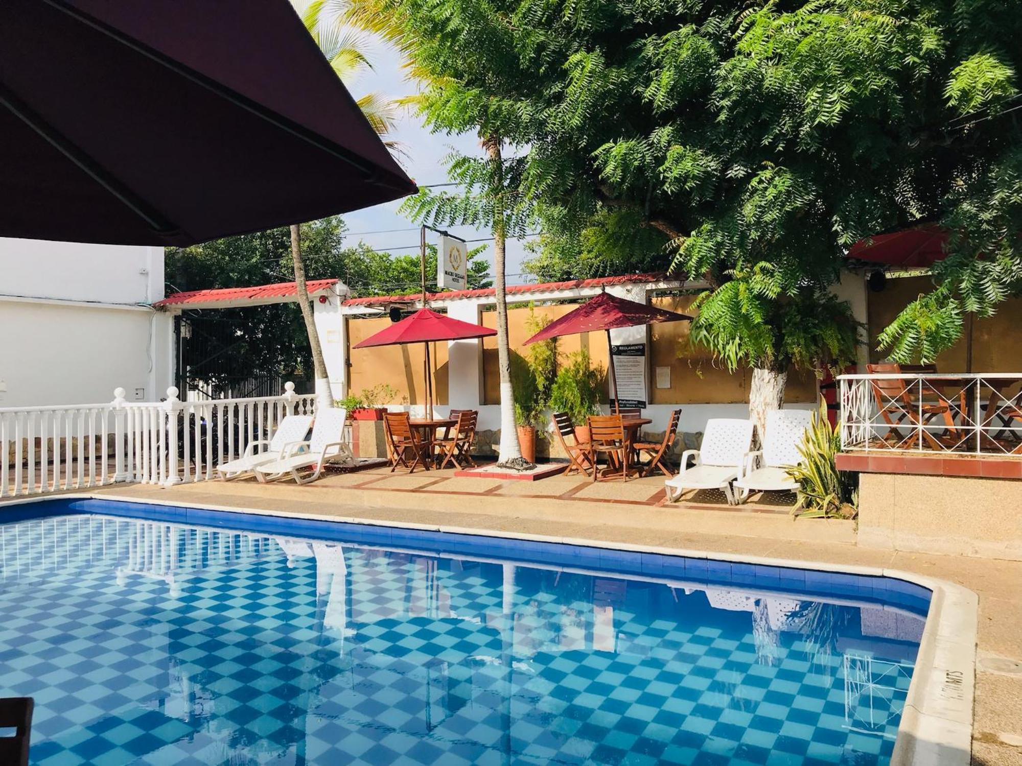 Hotel Maceo Melgar Bagian luar foto